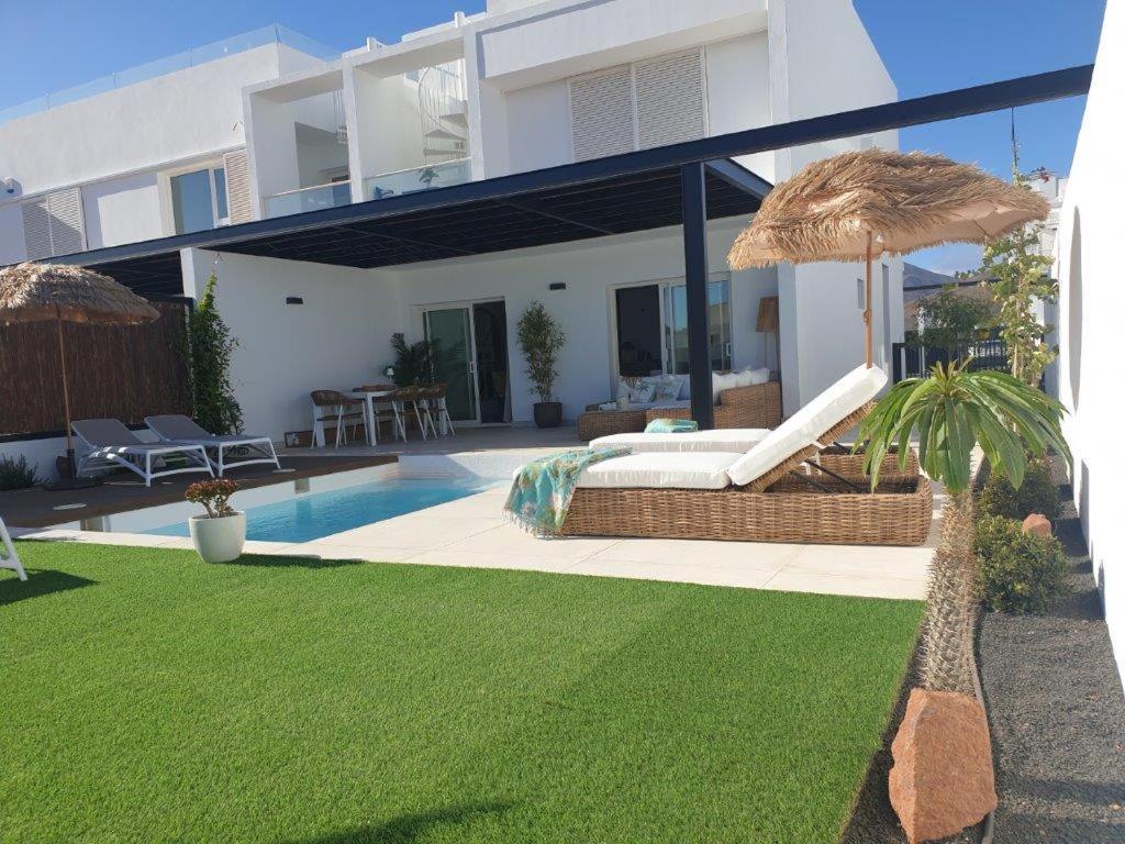 Serena Holiday Homes By Livvo Playa Blanca  Bagian luar foto